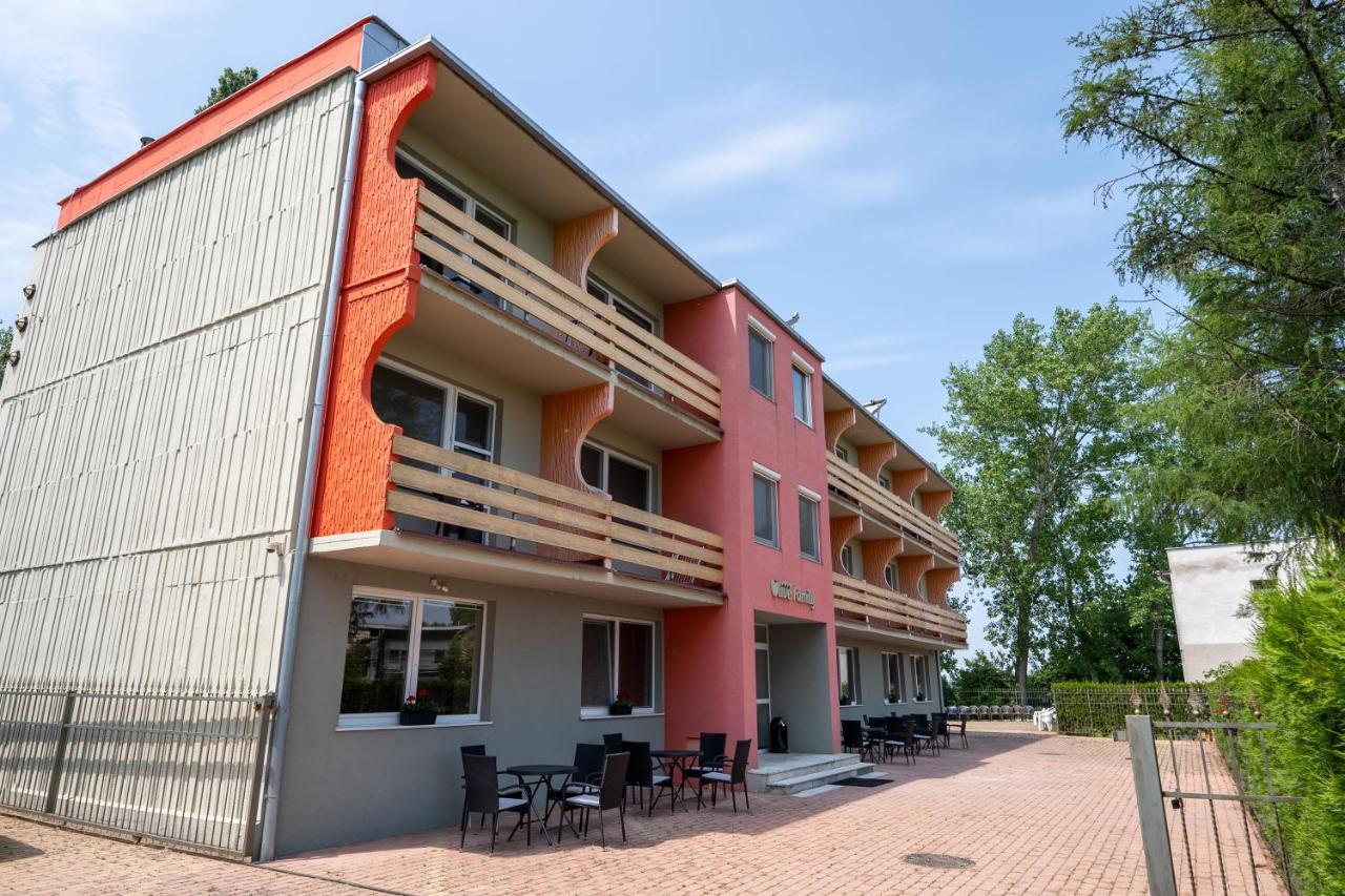 Rekreacne Stredisko Patince - Family Resort Buitenkant foto